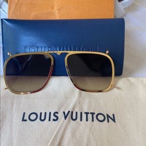 Louis Vuitton Sunglasses clips ( Authentic)